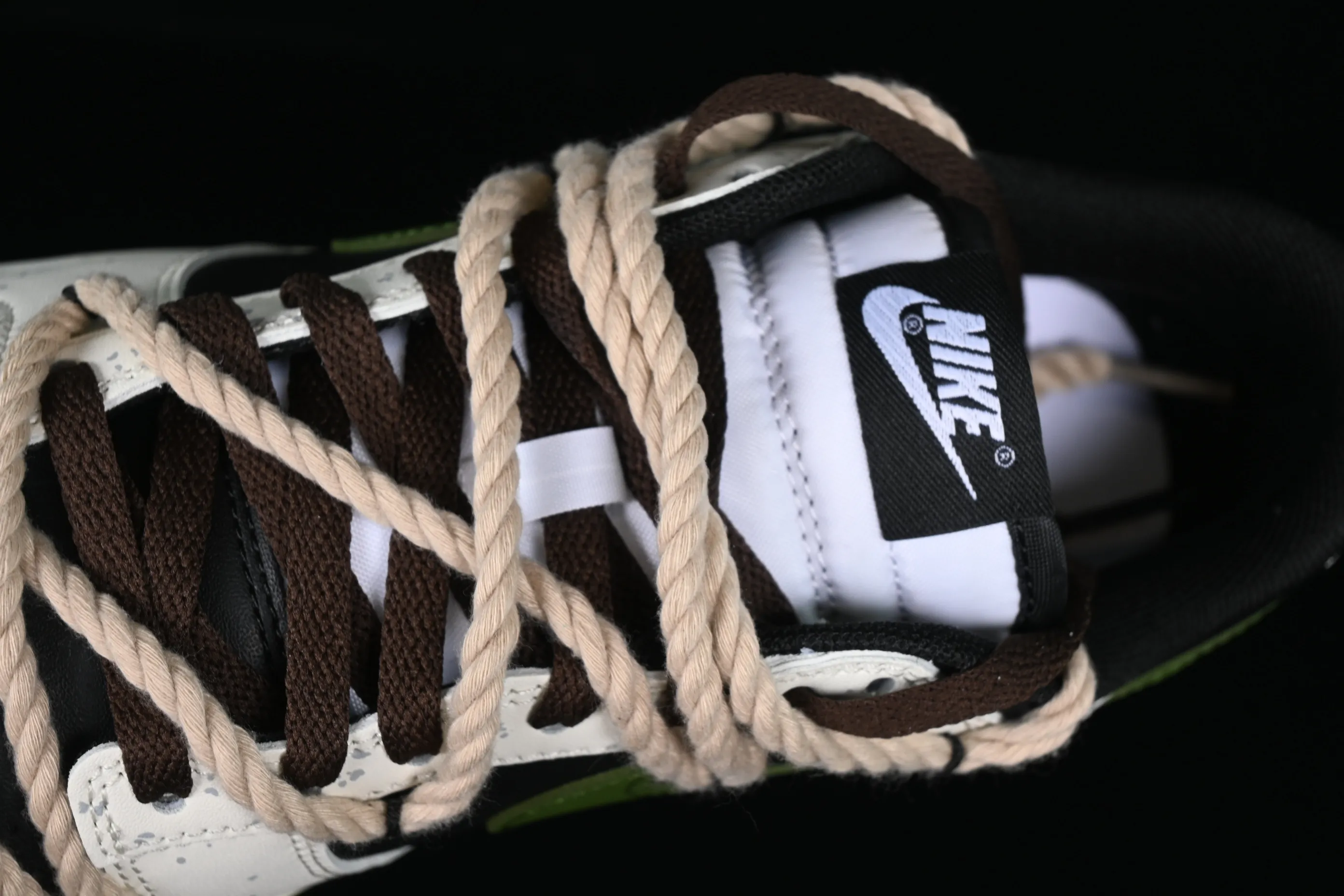 All Categories Nk SB Dunk Series Nk SB Dunk Low Low-top sneakers CS version Nk Dunk Low "Panda" Bamboo Forest Panda Customized version of deconstructed strap casual sneakers DD1391-100